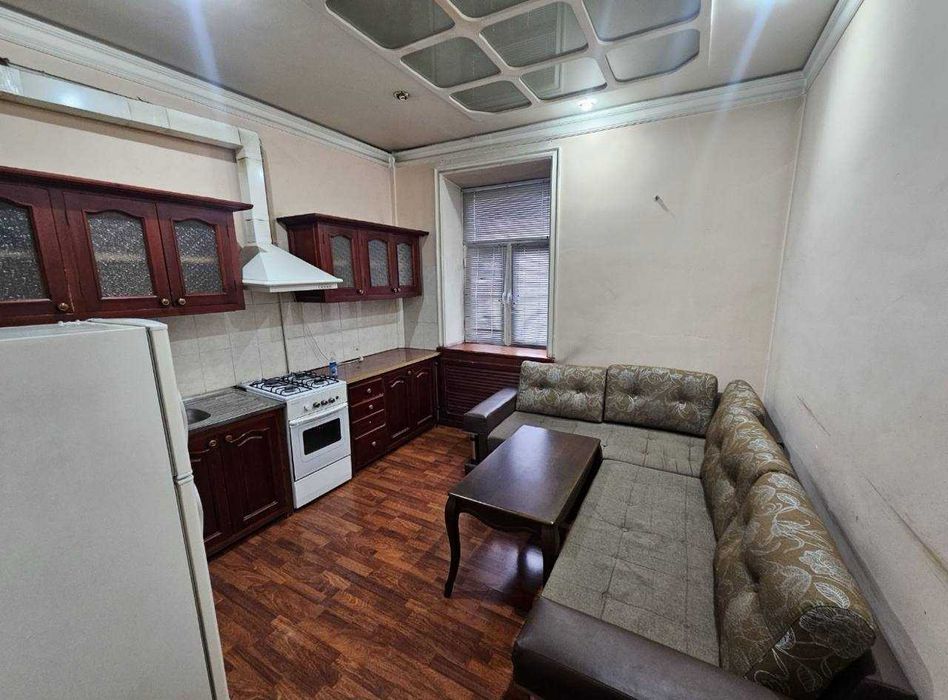 Центр Высокопотолочка 2 комнтаная Кирпич ШРуставели Аския