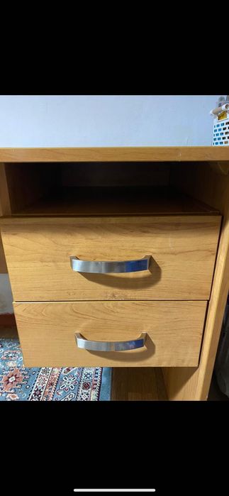 Продаю Письменный стол