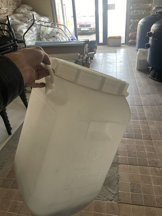 Пластиковые бочки 25л