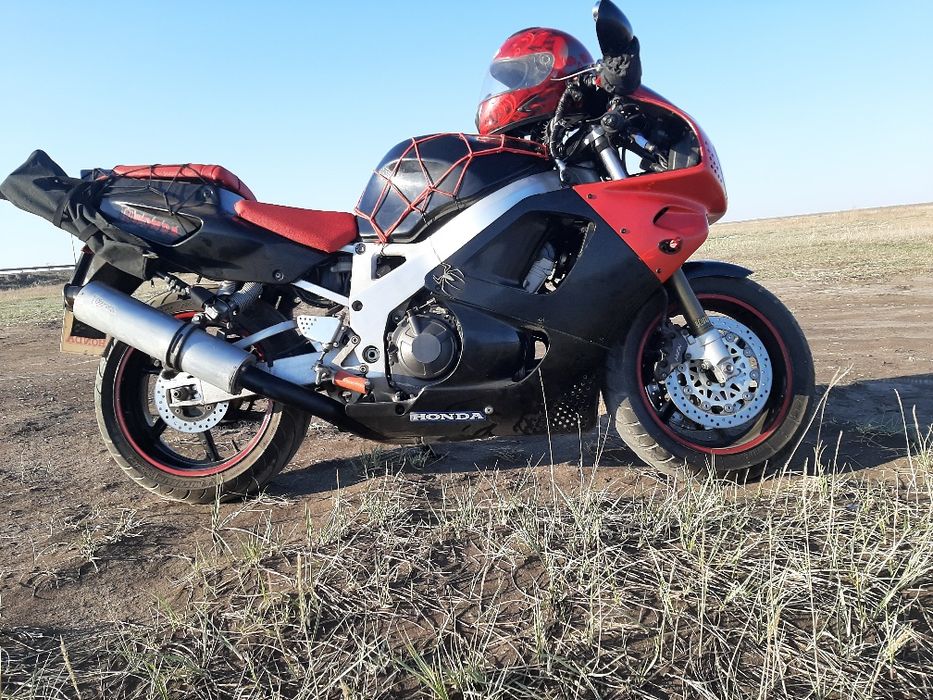 Мотоцикл хонда 900