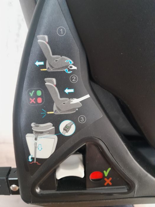 Столче за кола 9-36 кг. Izofix.