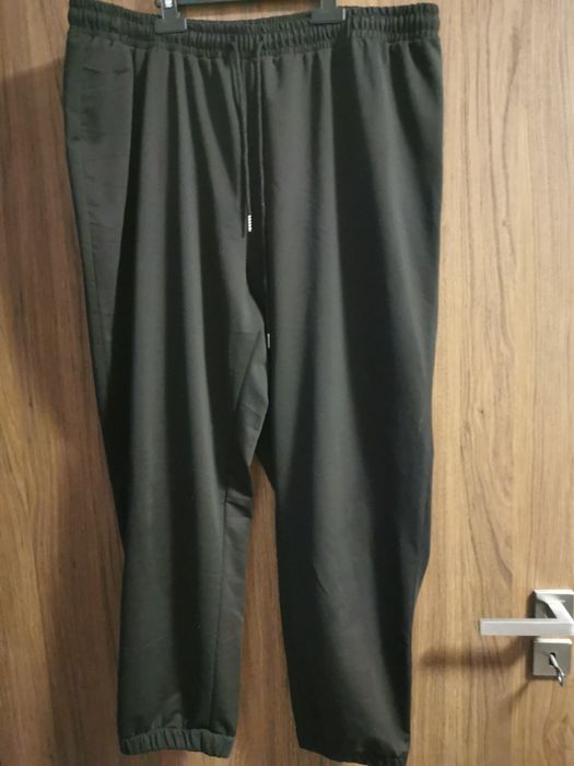 De vânzare pantaloni de trening dama noi