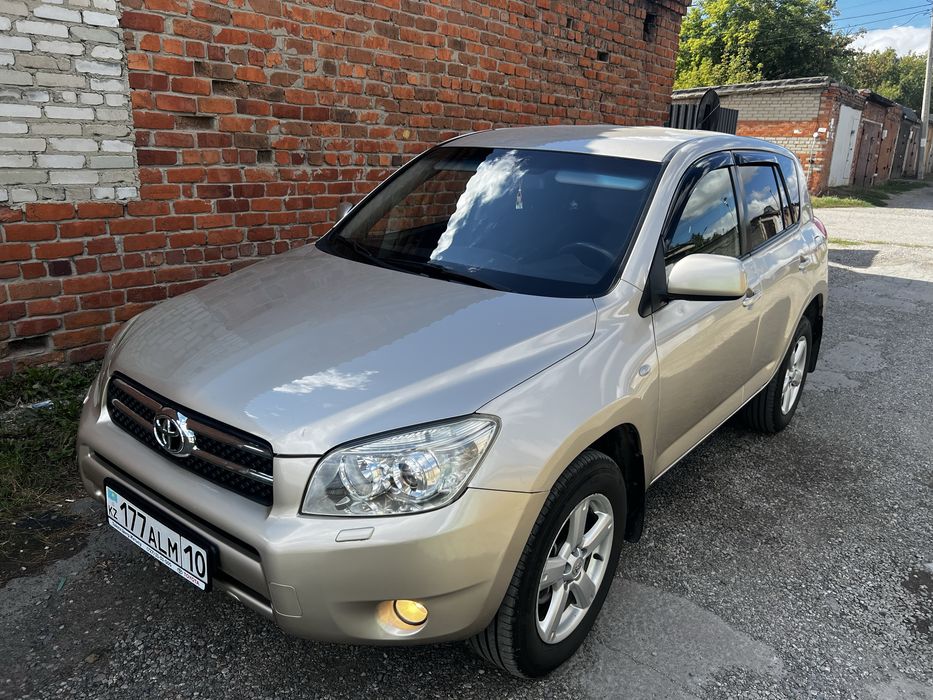 Продам Toyota RAV4