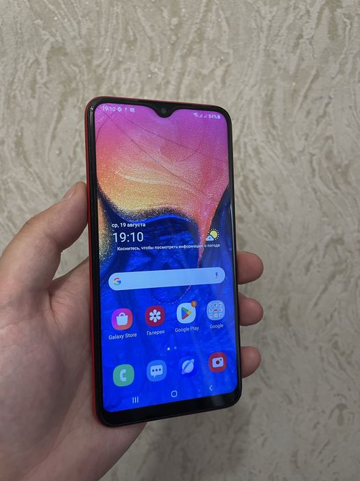 Продам Samsung A10.