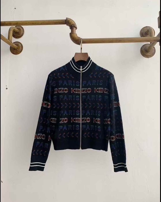 База одежды люкс сегмента