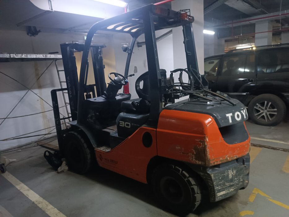 Погрузчик вилочный