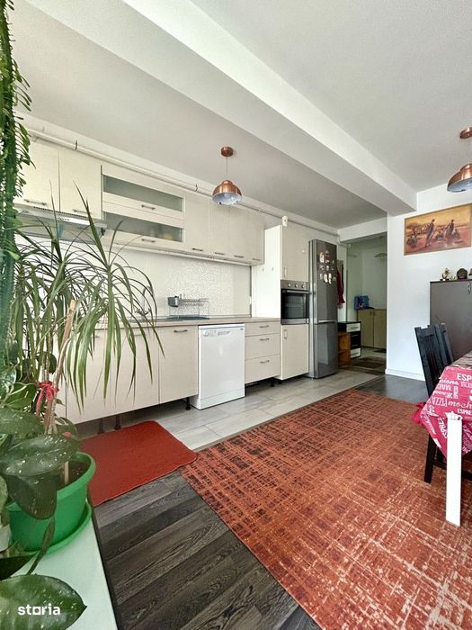 Apartament de 3 camere, parcare cf individual, zona Terra — fotografia 1