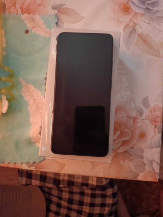 Продаётся сотовый телефон Oppo Reno 11 F