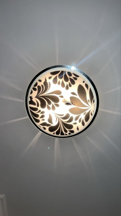 Люстрая потолочная