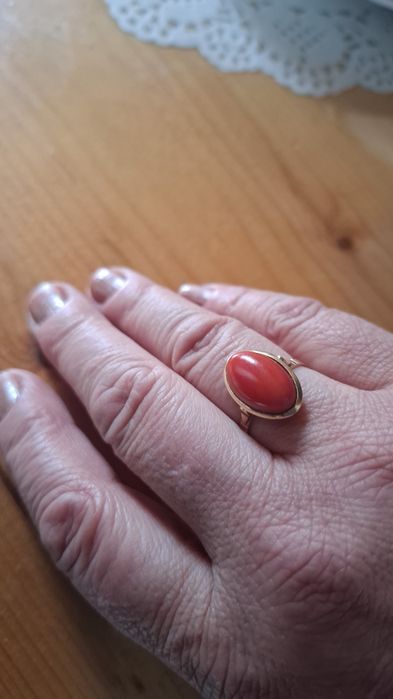 Inel aur 18k,  piatra coral natural