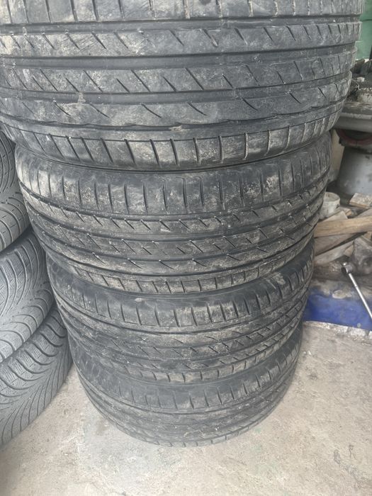 Гуми 255 50 19 летни почти нови