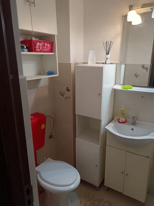 Închiriez apartament