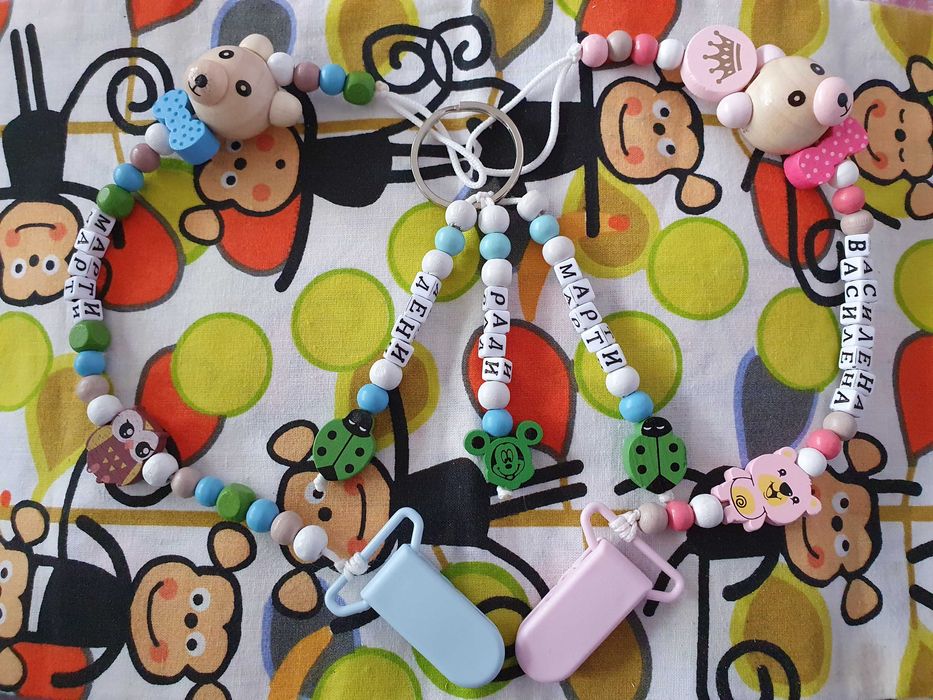 Клипс за биберон и чесалка