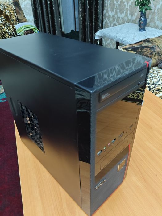 Срочно продаю комплект ПК (кейс+монитор+клавиатура+мышка)