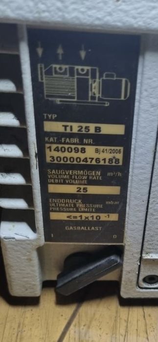 Leybold TrivacVacuum pump TI25B 3 phase