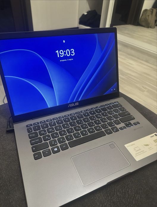 Продам ноутбук хороший