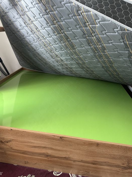 Продам двухспальную кровать