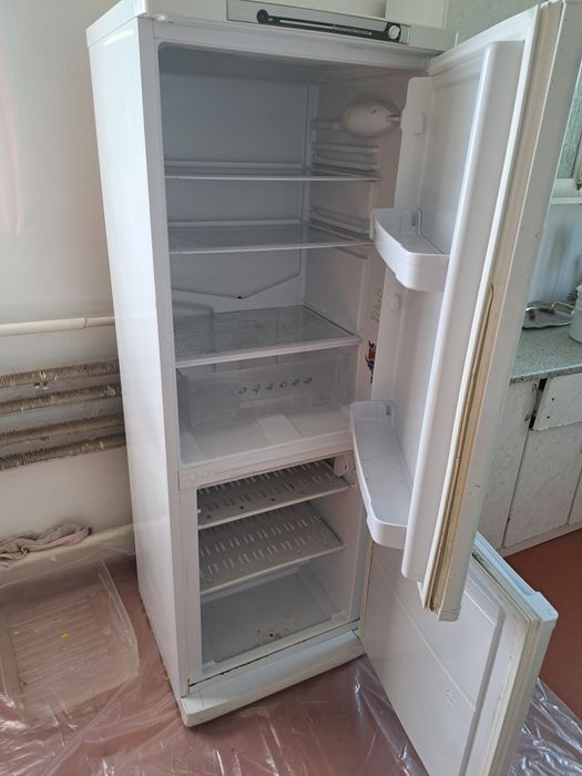 Тоңазытқыш  сатамын . Продам  холодильник  .