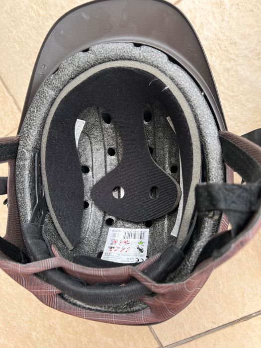 Продавам 3 каски за езда Fouganza (ползвани веднъж )