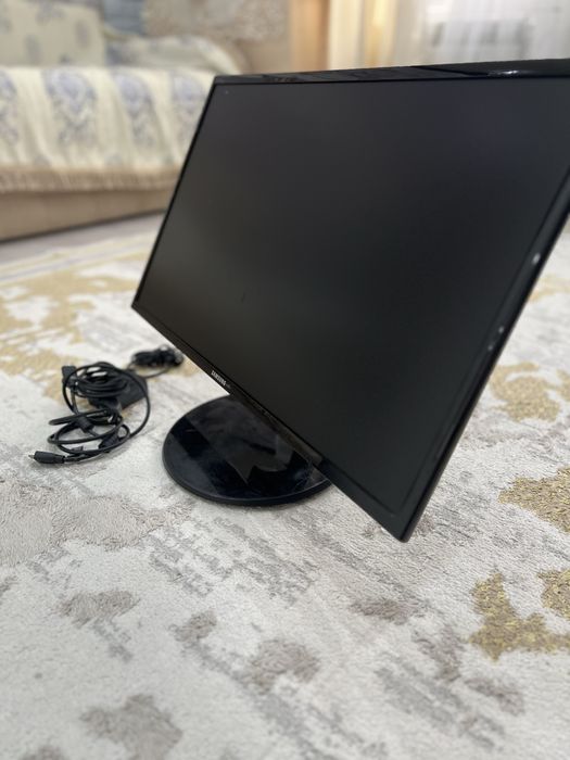 Монитор Samsung