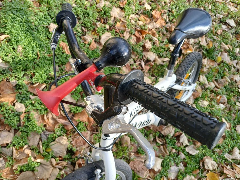 Продавам детски велосипед BMX 16", King Jump Avigo, 16 цола