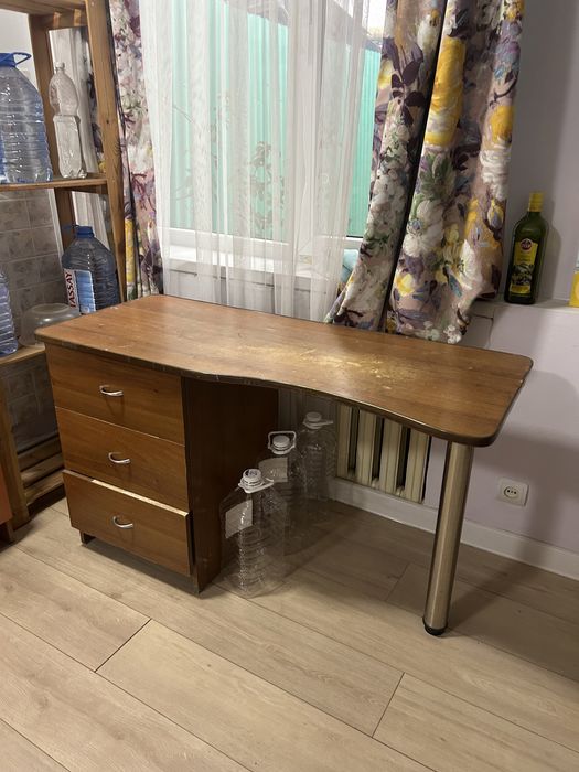 Мебель, стол, диван, стулья, шкаф