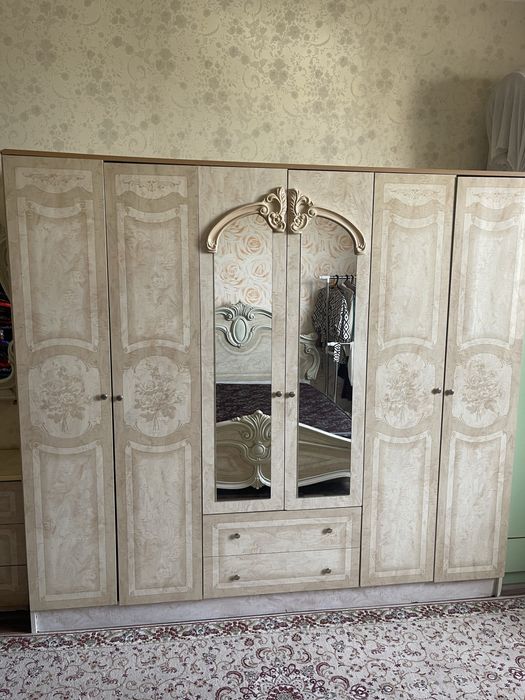 Спальный гарнитур