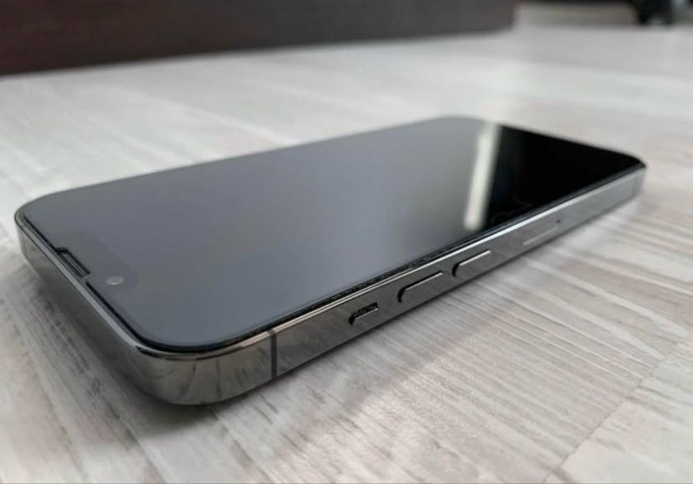 iPhone 13 PRO  94% Bateria