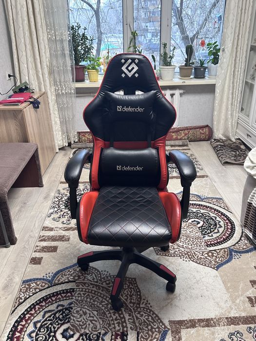 Игровое кресло DEFENDER Б/У