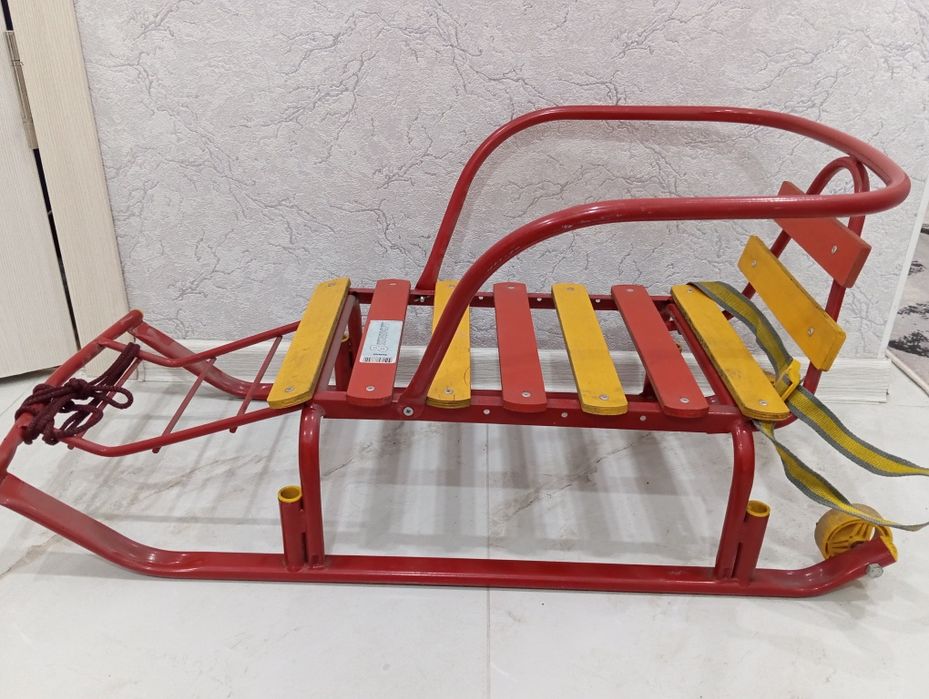 Санки                     .