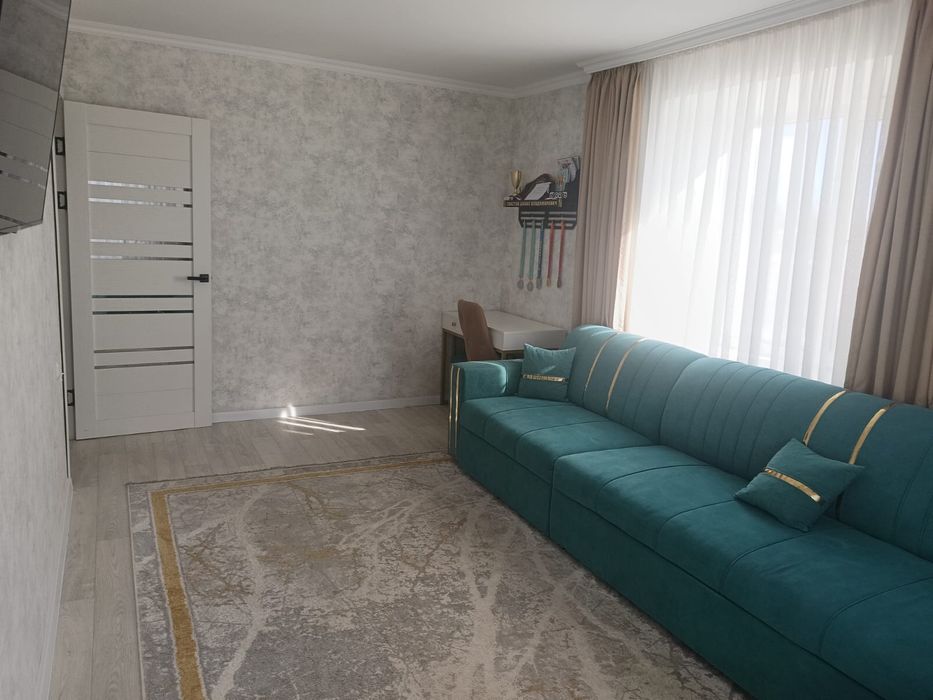 Продам двух комнатную квартиру