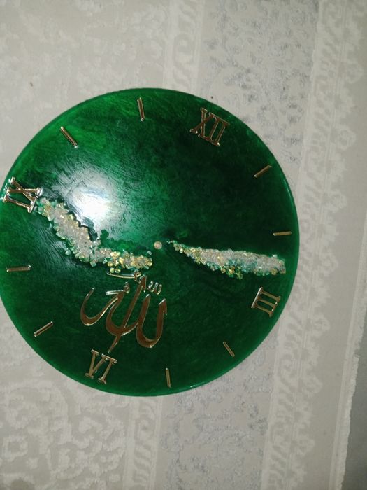 Часы  из эпоксидный смолы