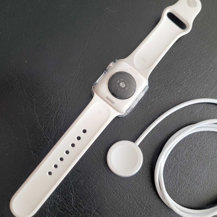 Apple Watch SE (2025), GPS, Carcasa Starlight Aluminium 40mm marime s-m