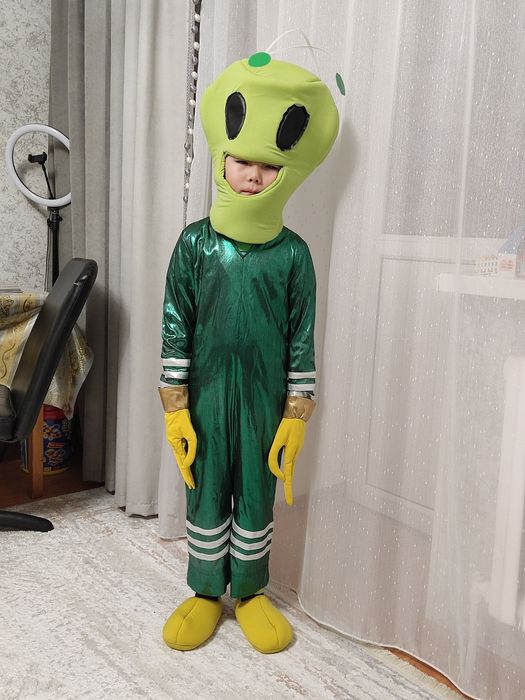 Продам новогодние костюмы