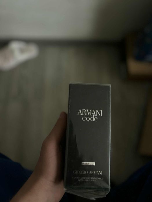 Продавам парфюми