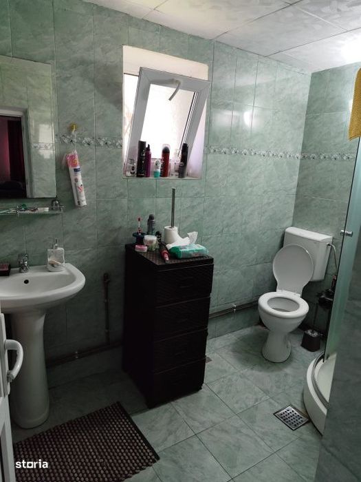 Casa renovata complet, 1800 mp teren, zona linistita in Cornita