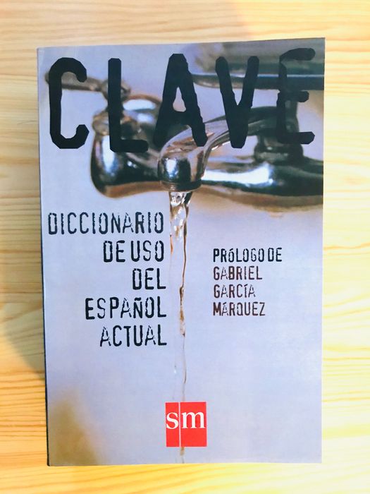 Испанско-испански тълковен речник Clave