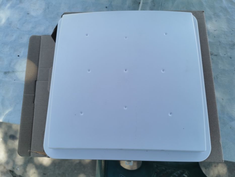 Bobcat Miner 300 cu Antena 9 dbi  si cablu LMR 400 10 m