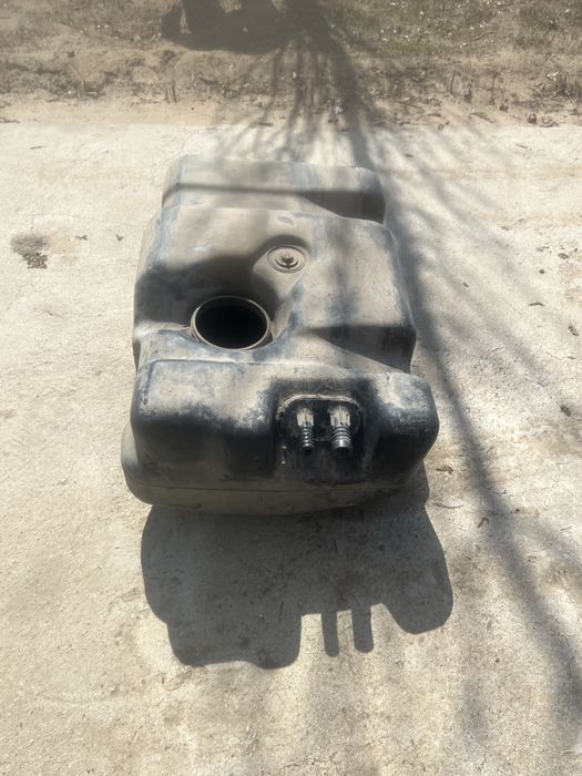 Продам бензобак Бмв 5 серии