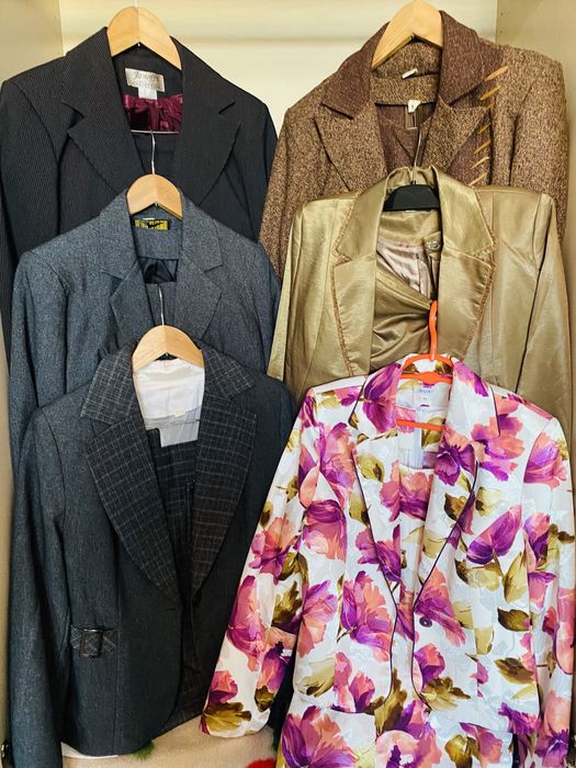 Платья вечерние, офисные