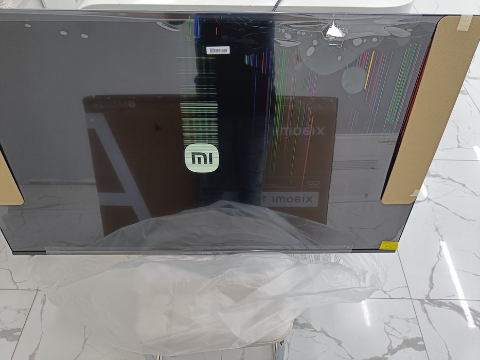 Продам телевизор на запчасти