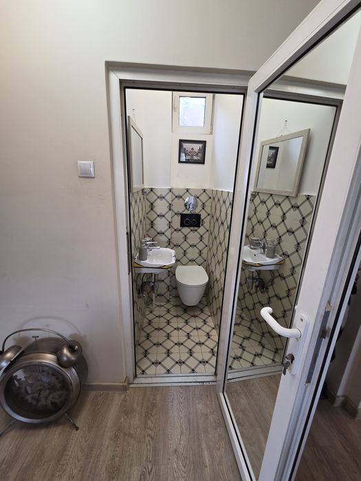 Inchiriez apartament  4 camere ultracentral