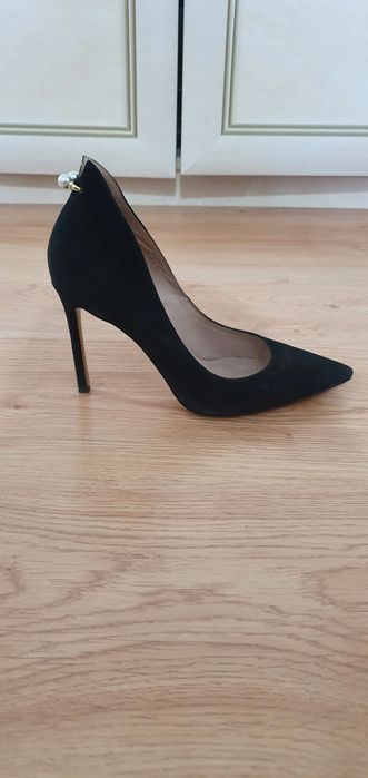 Продам замшевые туфли!