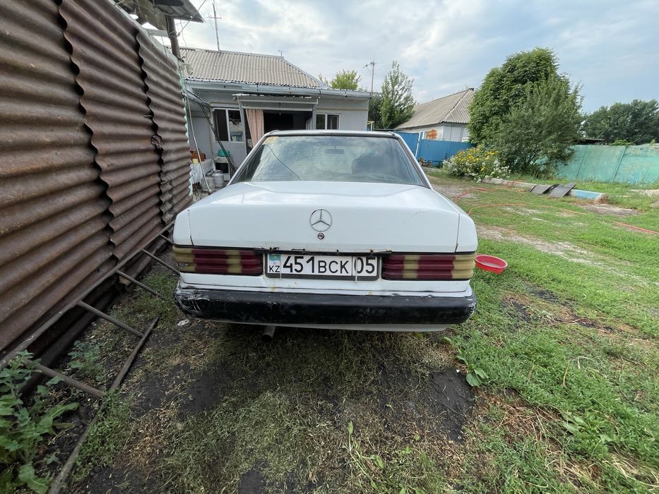 Машина,mercedes benz 190