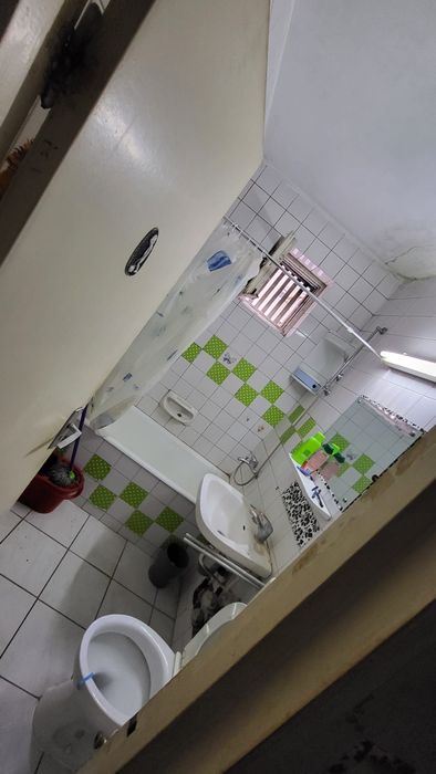 Închiriez o camera