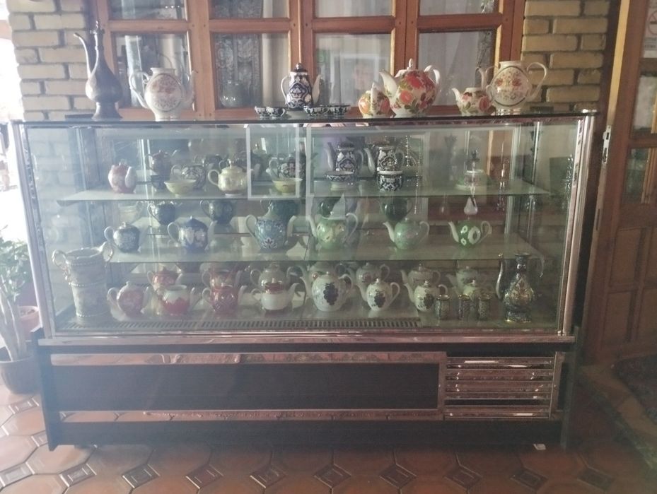Продам ветрину холодильник