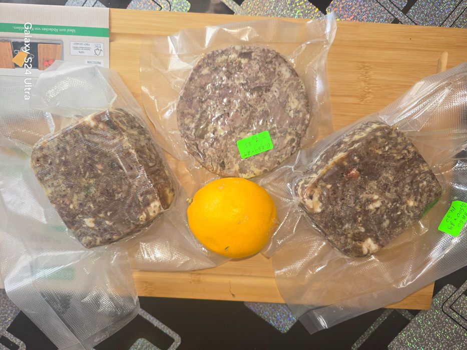 Телешко в собствен сос.