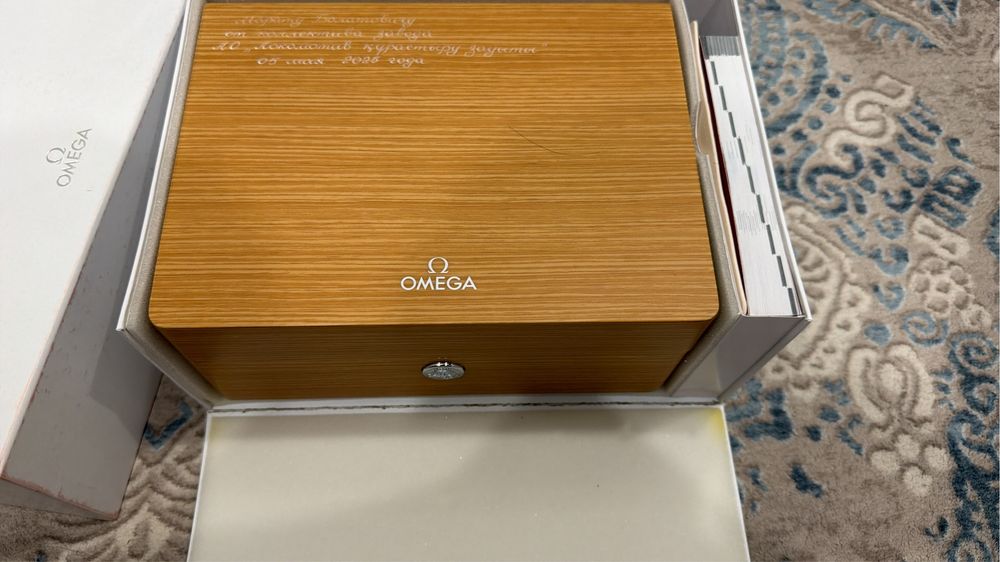 Часы Omega Constellation