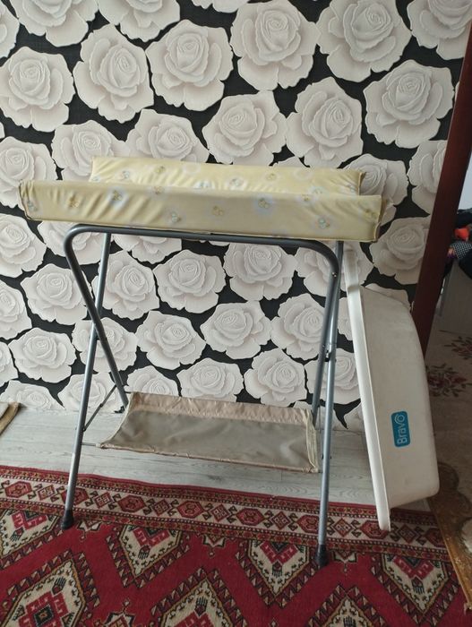 Пеленальный стол