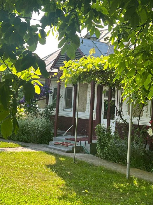 Casa 60 mp Girov, 1500 mp teren, curte superba, iesire prund Cracau